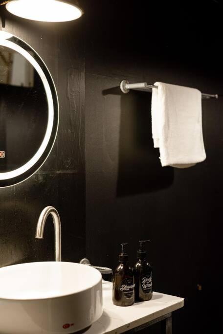 20% Off Budget Hideout @pham Ngu Lao 127 Dt * TP. Hồ Chí Minh